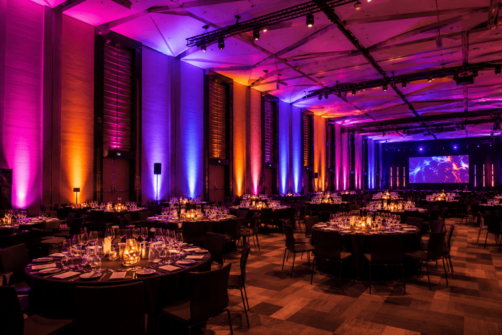 Uplit large spaces
